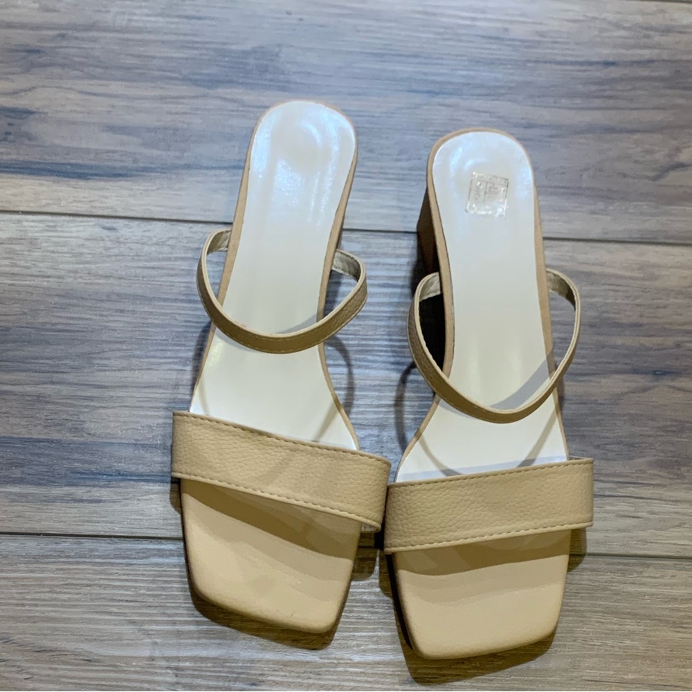 Tan Women's Heels Size 9